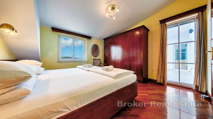 Image No.14-9 Bed Villa for sale