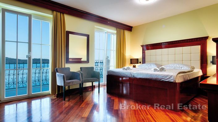 Image No.19-9 Bed Villa for sale