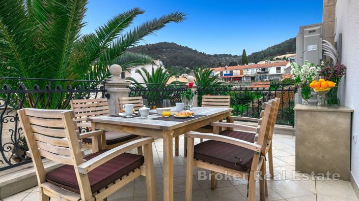 Image No.6-9 Bed Villa for sale