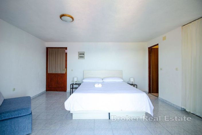 Image No.7-8 Bed Villa for sale