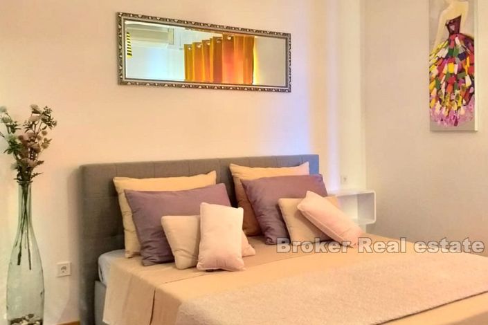 Image No.12-7 Bed Villa for sale