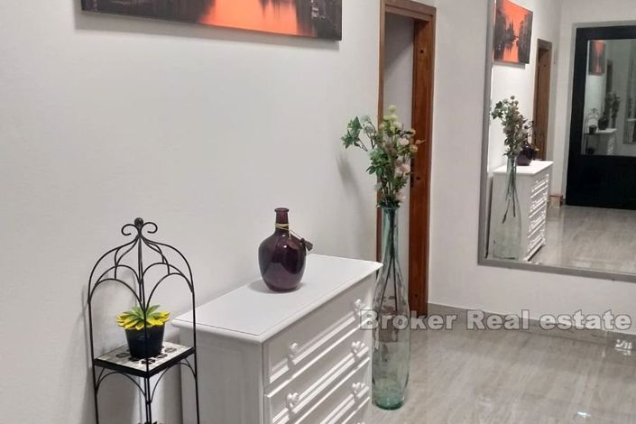 Image No.16-7 Bed Villa for sale