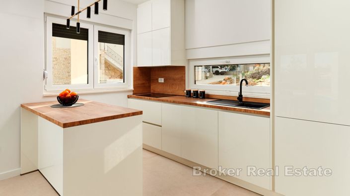 Image No.21-Villa de 6 chambres à vendre à Omiš