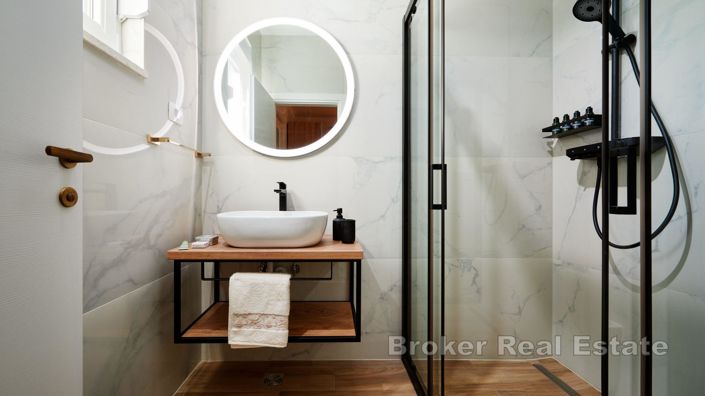 Image No.25-Villa de 6 chambres à vendre à Omiš