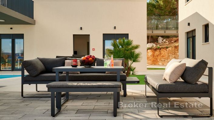 Image No.8-Villa de 6 chambres à vendre à Omiš