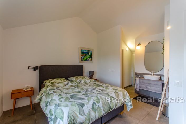 Image No.18-4 Bed Villa for sale