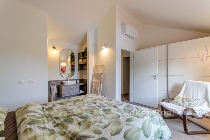 Image No.19-4 Bed Villa for sale