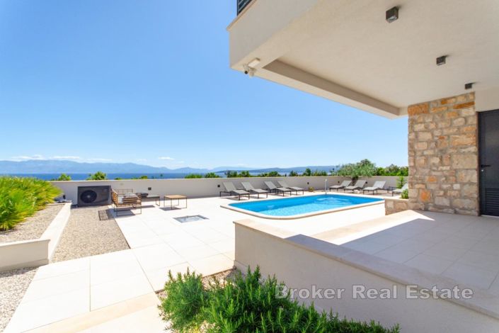 Image No.5-8 Bed Villa for sale