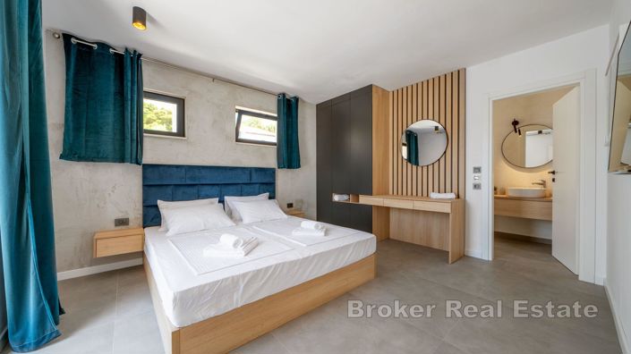 Image No.17-5 Bed Villa for sale