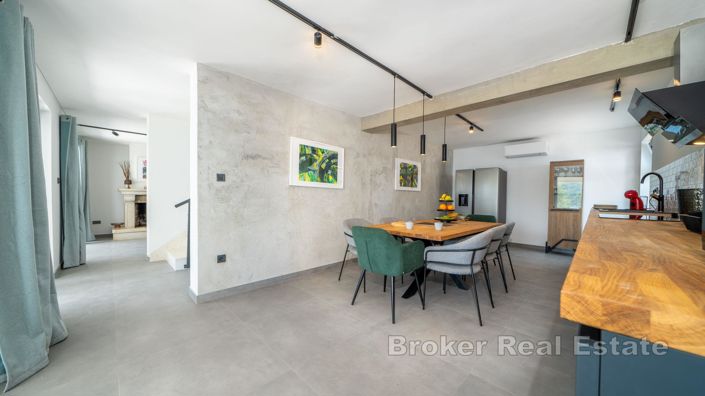 Image No.9-5 Bed Villa for sale