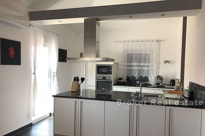 Image No.4-2 Bed Villa for sale