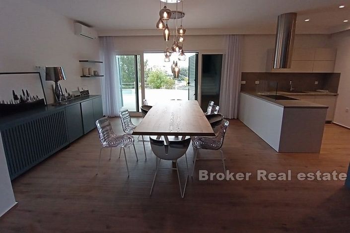 Image No.2-Villa de 7 chambres à vendre à Rogoznica