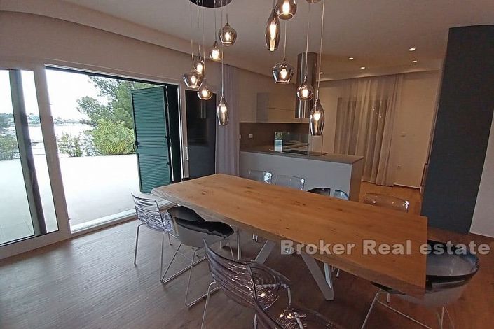 Image No.3-Villa de 7 chambres à vendre à Rogoznica