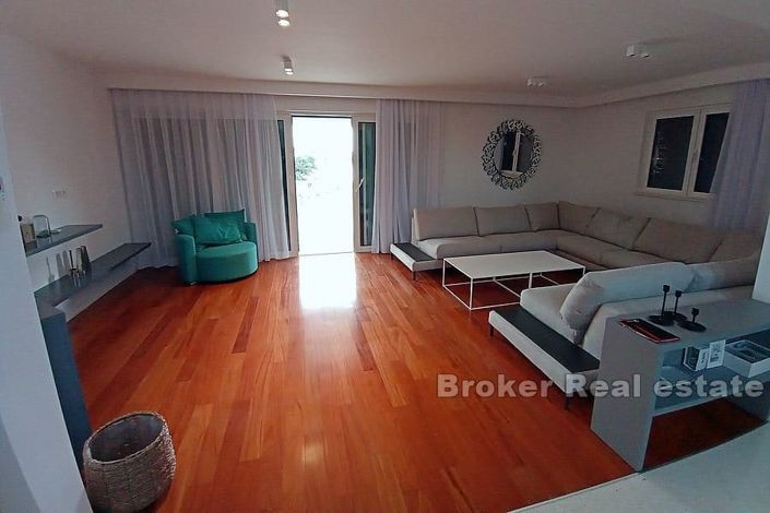 Image No.4-Villa de 7 chambres à vendre à Rogoznica