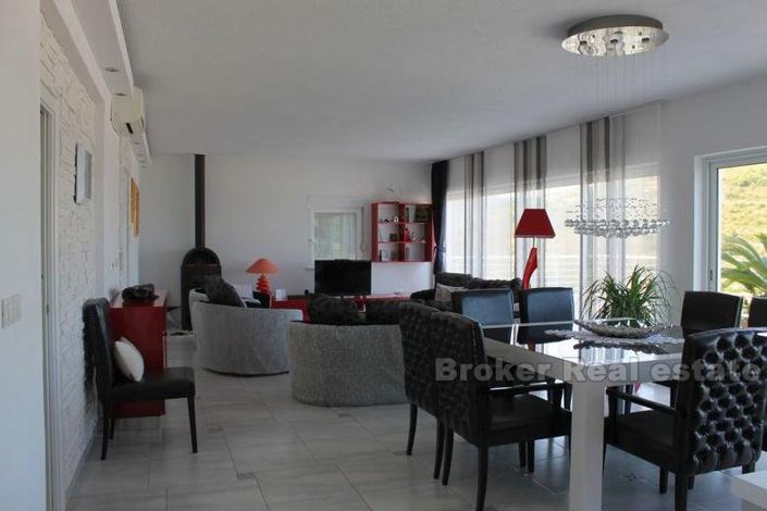 Image No.10-6 Bed Villa for sale