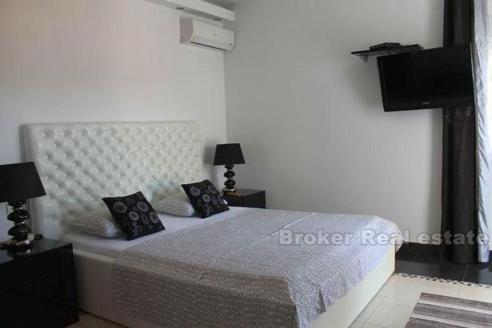 Image No.13-6 Bed Villa for sale