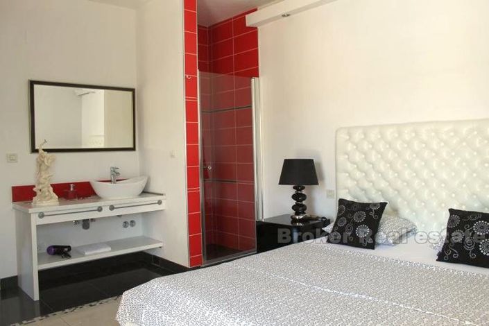 Image No.14-6 Bed Villa for sale