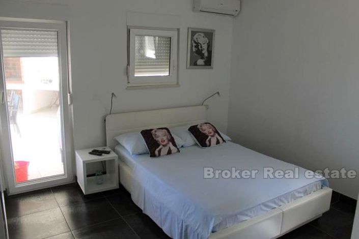 Image No.15-6 Bed Villa for sale