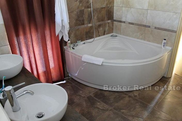 Image No.18-6 Bed Villa for sale