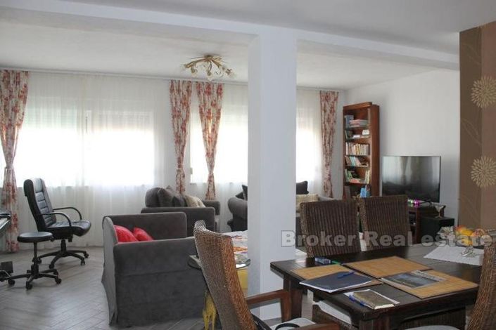 Image No.8-6 Bed Villa for sale