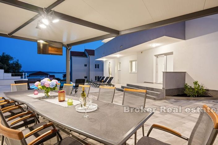 Image No.12-10 Bed Villa for sale