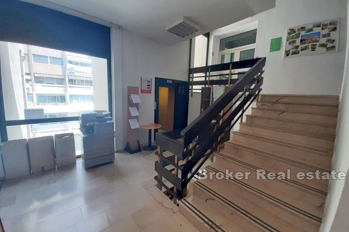 Image No.6-Commercial de 3 chambres à vendre à Split-3