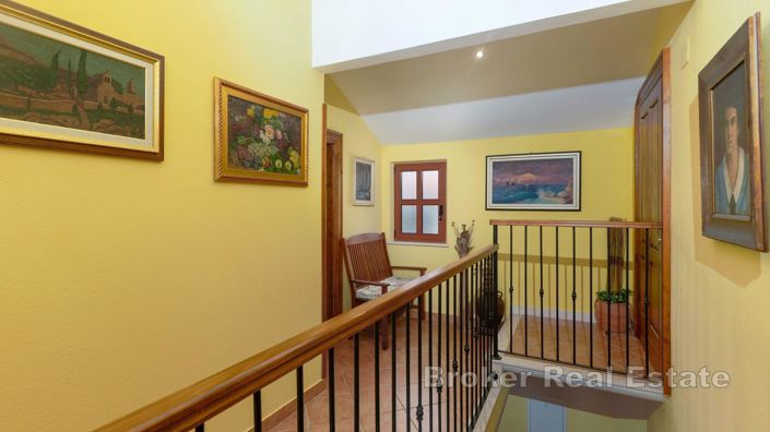 Image No.15-10 Bed Villa for sale