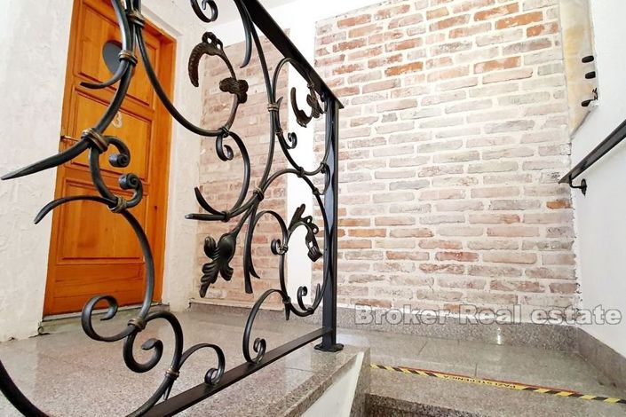 Image No.12-5 Bed Villa for sale