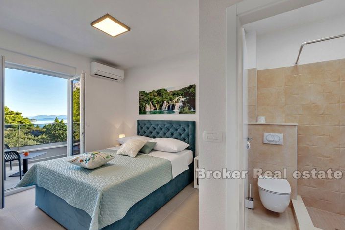 Image No.17-10 Bed Villa for sale