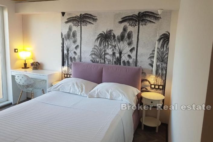 Image No.8-10 Bed Villa for sale