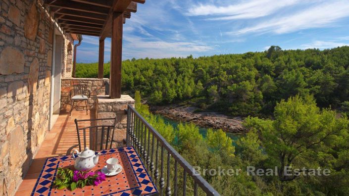 Image No.12-14 Bed Villa for sale