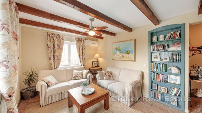 Image No.7-14 Bed Villa for sale