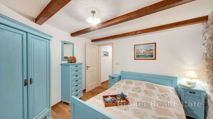 Image No.9-14 Bed Villa for sale