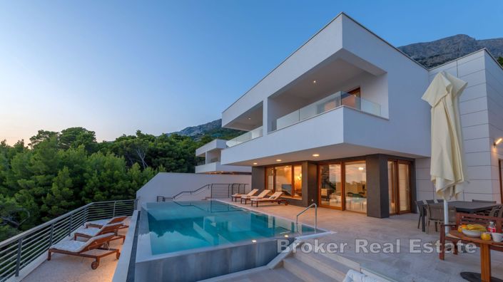 Image No.24-Villa de 4 chambres à vendre à Makarska