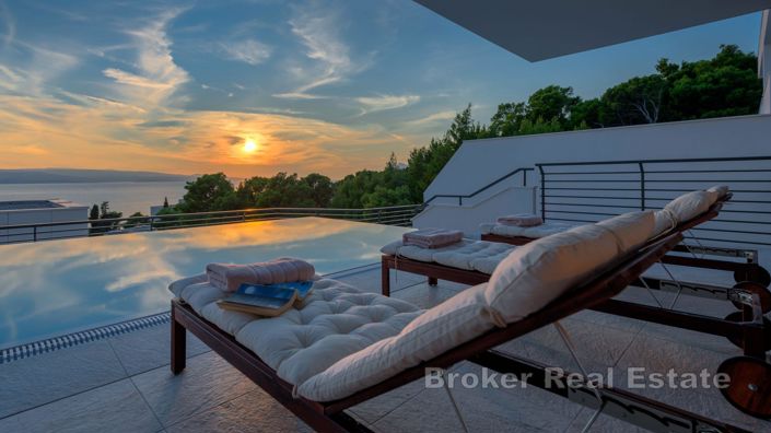 Image No.3-Villa de 4 chambres à vendre à Makarska