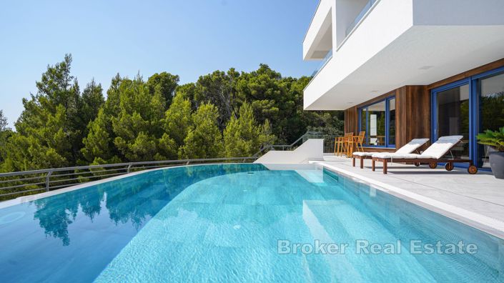 Image No.3-4 Bed Villa for sale