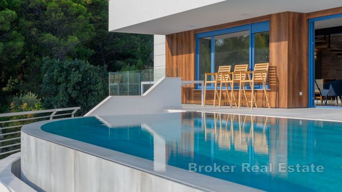 Image No.4-4 Bed Villa for sale