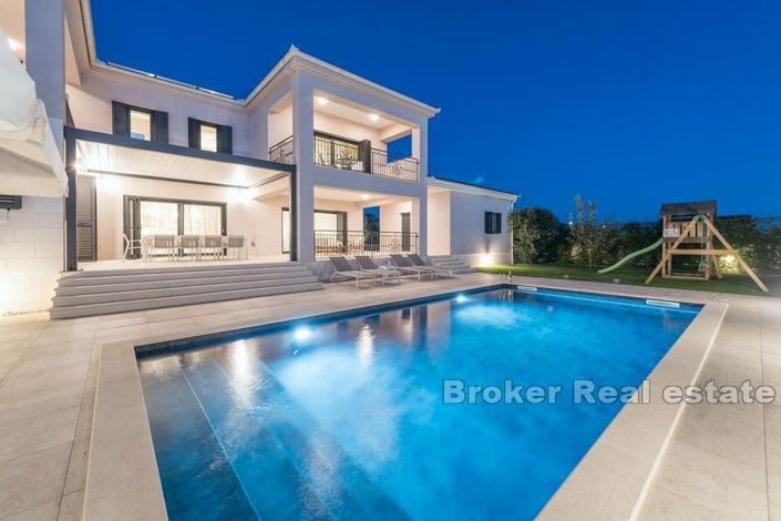 Image No.20-Villa de 5 chambres à vendre à Zadar