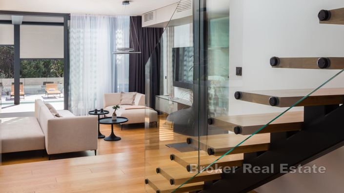 Image No.10-4 Bed Villa for sale