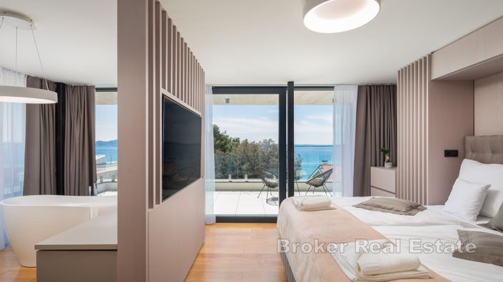 Image No.12-4 Bed Villa for sale