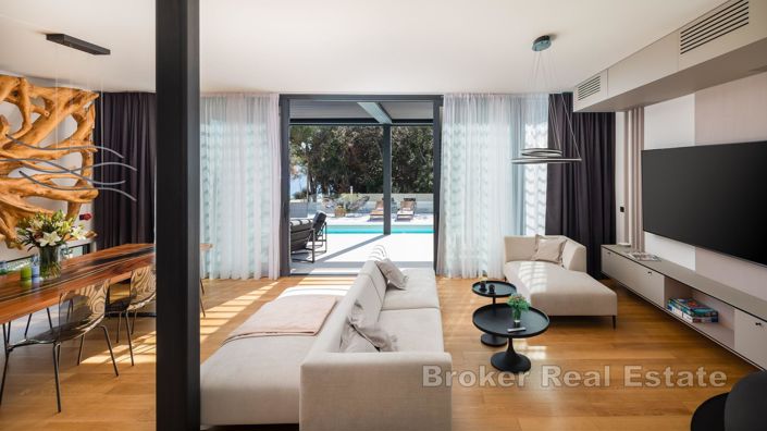 Image No.4-4 Bed Villa for sale