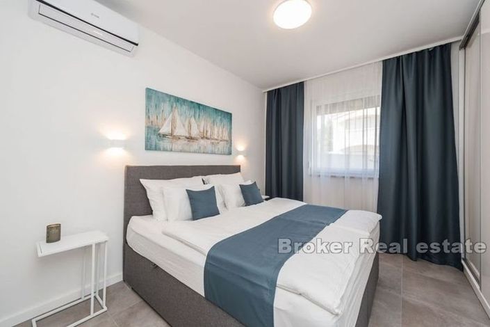 Image No.13-18 Bed Villa for sale