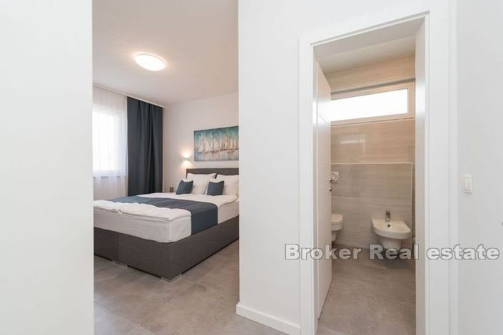 Image No.15-18 Bed Villa for sale