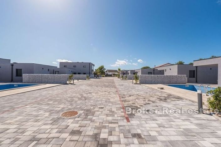 Image No.20-18 Bed Villa for sale