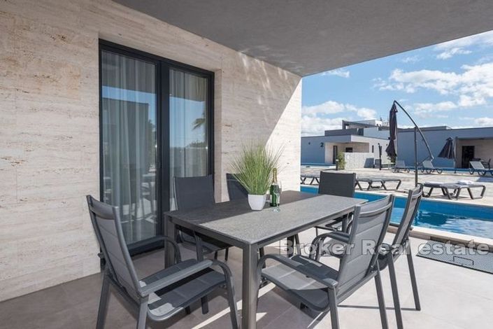 Image No.5-18 Bed Villa for sale