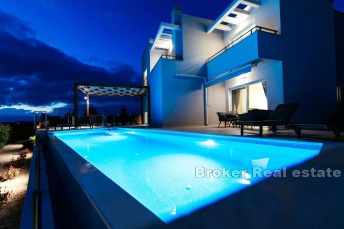 Image No.16-5 Bed Villa for sale