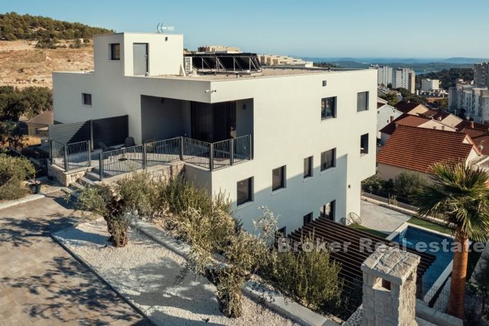 Image No.4-Appartement de 4 chambres à vendre à Sibenik