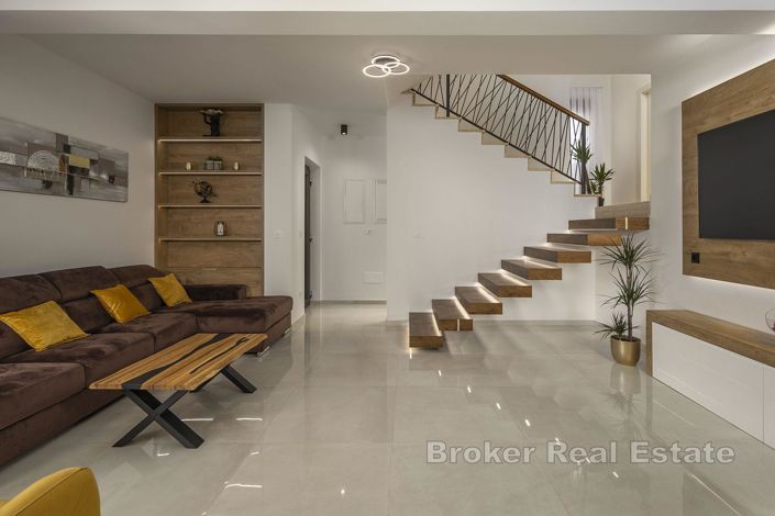 Image No.6-3 Bed Villa for sale