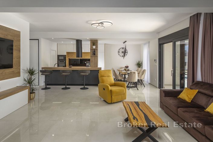 Image No.8-3 Bed Villa for sale