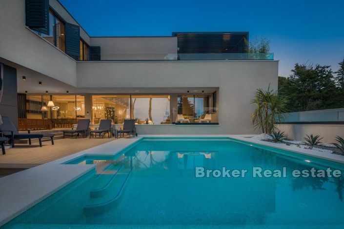 Image No.18-5 Bed Villa for sale